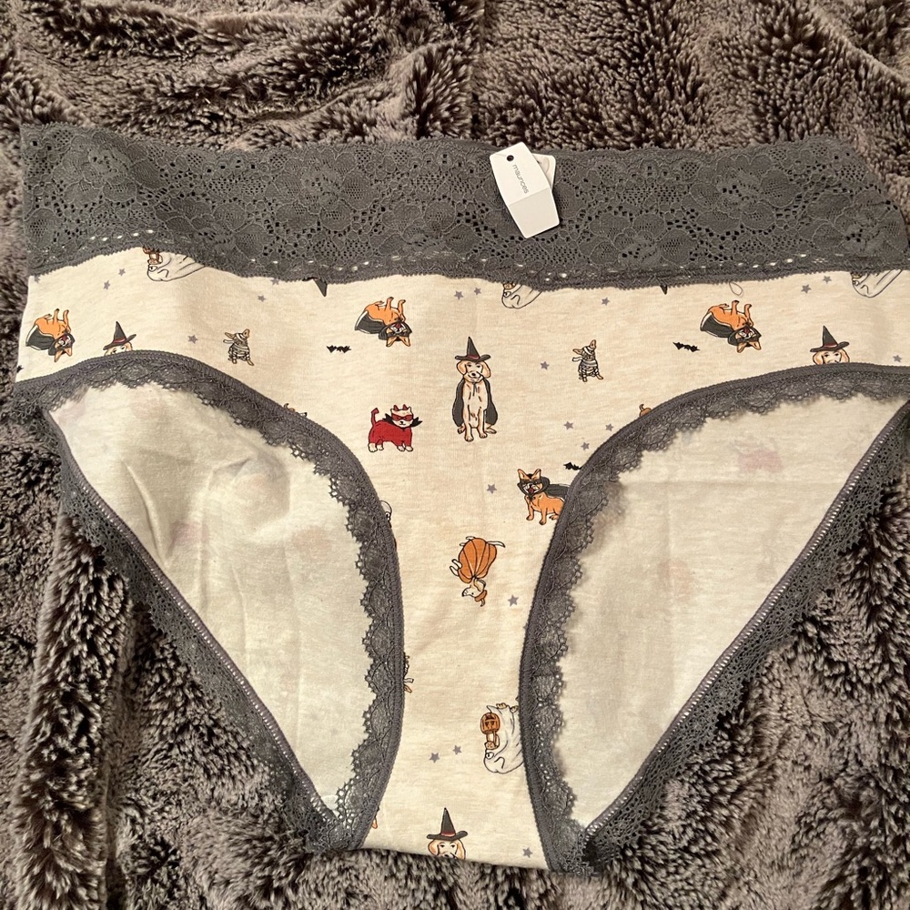 NWT Maurices Puppy 🐶 🎃 Halloween themed panty med